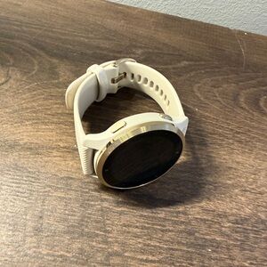 Garmin Smartwatch with Cream Band